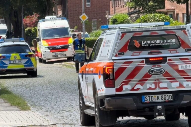 Die Polizei nahm zwei Menschen fest.
