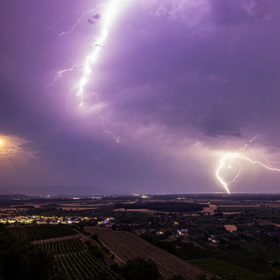 Auf die Gluthitze folgen Unwetter.