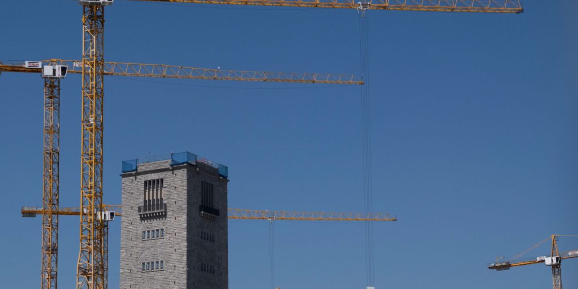 Der Stuttgarter Hauptbahnhof bleibt noch einige Jahre eine Baustelle - und wird wohl noch mal teurer.