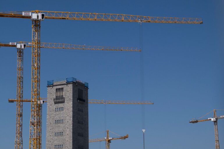 Der Stuttgarter Hauptbahnhof bleibt noch einige Jahre eine Baustelle - und wird wohl noch mal teurer.