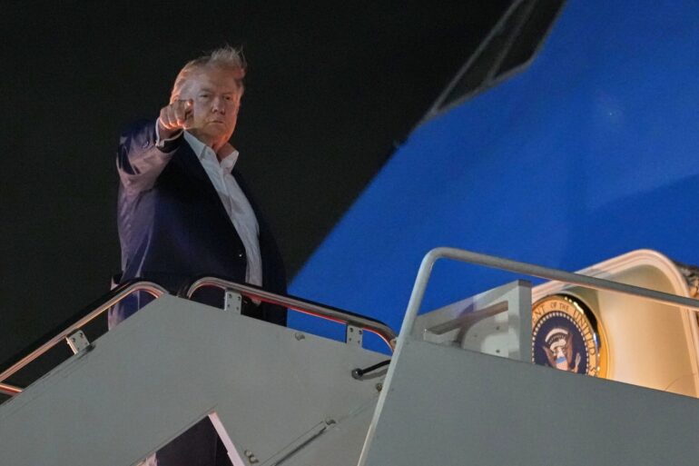 Trump bringt die Einigung auf ein Iran-Abkommen mit zum Gipfel.