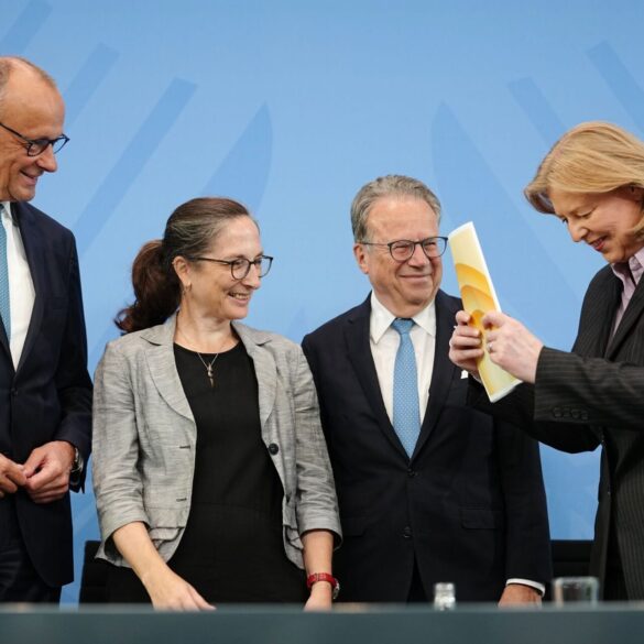33 Vorschläge hat die Rentenkommission an die Bundesregierung übergeben.