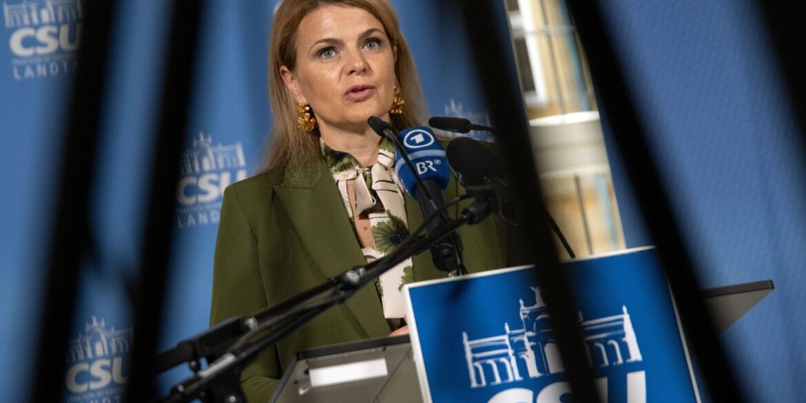 Die Pflegebevollmächtigte Katrin Staffler meint, «mit Klein-Klein» komme man angesichts der Pflege-Herausforderungen nicht weiter. (Archivbild)