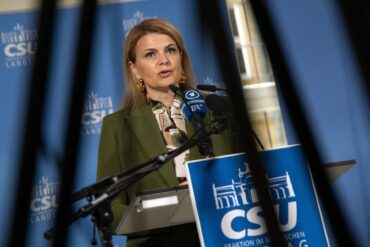 Die Pflegebevollmächtigte Katrin Staffler meint, «mit Klein-Klein» komme man angesichts der Pflege-Herausforderungen nicht weiter. (Archivbild)