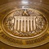 Die US-Notenbank hält den Leitzins stabil. (Archivbild)
