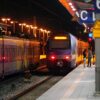 Leere Züge am Bahnhof Rosenheim in Bayern.