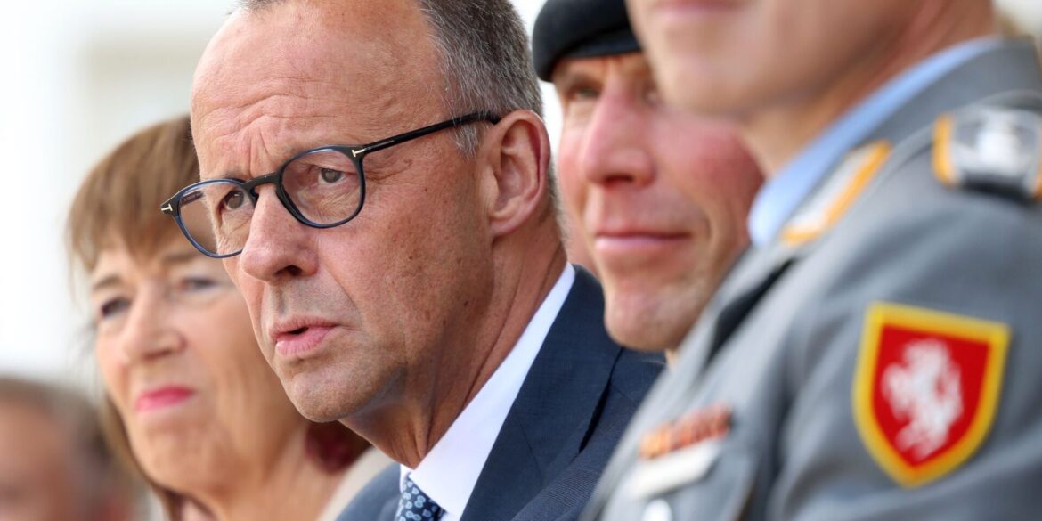Konkrete Bedrohungen sind keine Fiktion, sondern bereits Alltag auch in Deutschland, warnt Bundeskanzler Friedrich Merz (CDU).