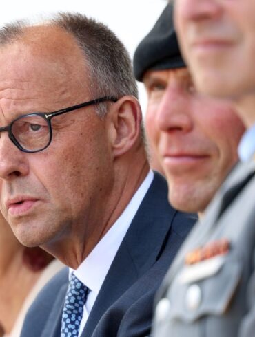 Konkrete Bedrohungen sind keine Fiktion, sondern bereits Alltag auch in Deutschland, warnt Bundeskanzler Friedrich Merz (CDU).