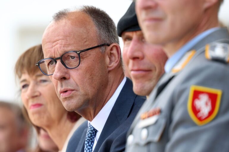 Konkrete Bedrohungen sind keine Fiktion, sondern bereits Alltag auch in Deutschland, warnt Bundeskanzler Friedrich Merz (CDU).