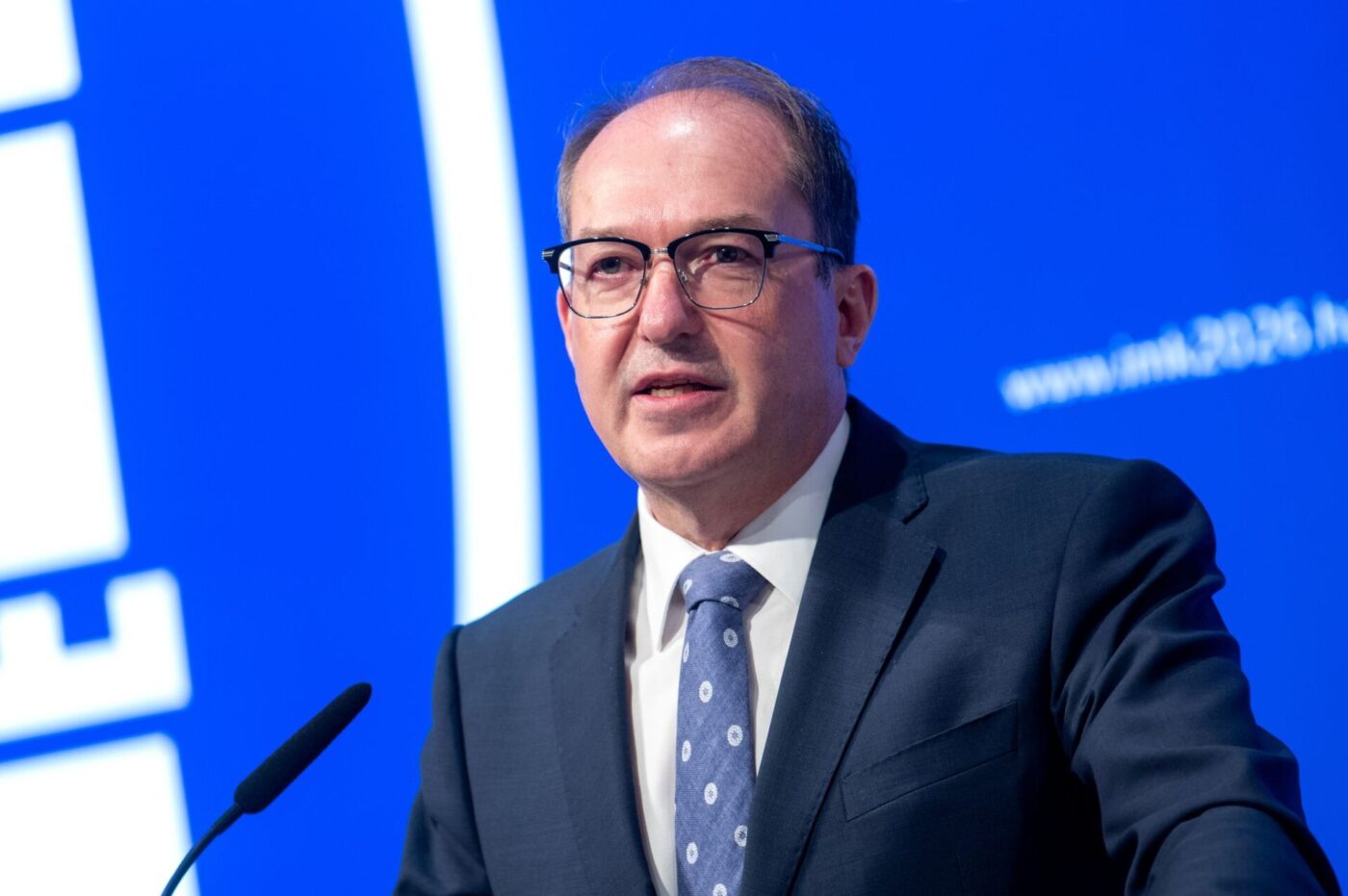 Bundesinnenminister Alexander Dobrindt (CSU) will deutlich mehr Abschiebungen nach Afghanistan. (Archivbild)