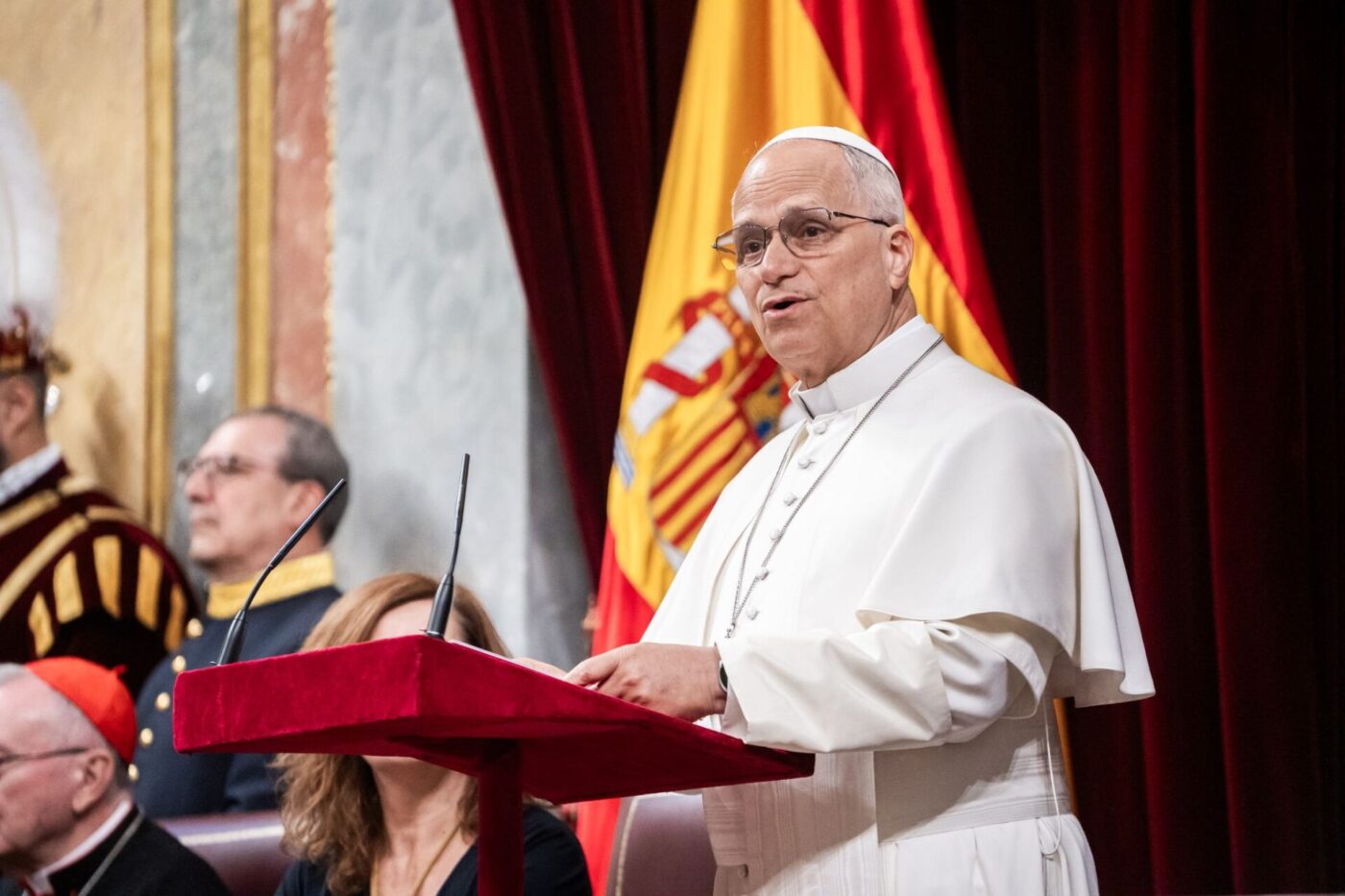 Der Pontifex spricht im spanischen Parlament Klartext.