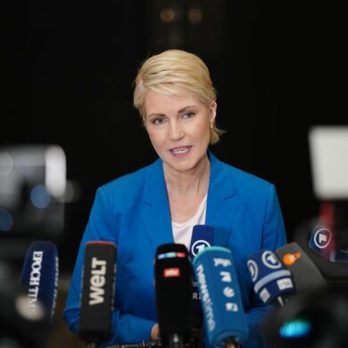 Mecklenburg-Vorpommerns Ministerpräsidentin Manuela Schwesig (SPD) verwies auf die angespannte Finanzlage der Kommunen.