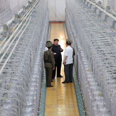 Nordkoreas Machthaber Kim lässt sich gern vor eindrucksvollen Kulissen fotografieren. (Archivfoto)
