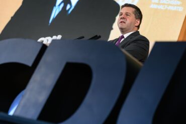 Sachsen-Anhalts Ministerpräsident Sven Schulze (CDU) hat seine ablehnende Haltung gegenüber AfD und Linken immer wieder bekräftigt. (Archivbild)