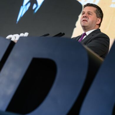 Sachsen-Anhalts Ministerpräsident Sven Schulze (CDU) hat seine ablehnende Haltung gegenüber AfD und Linken immer wieder bekräftigt. (Archivbild)