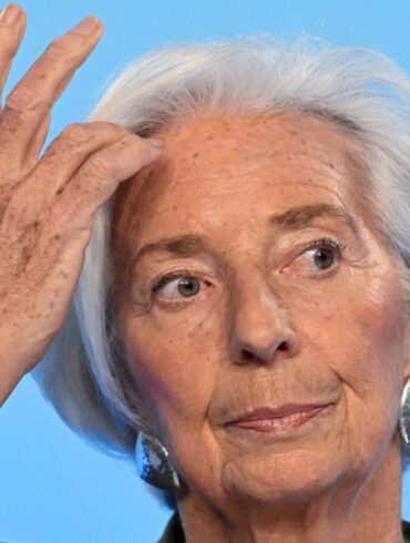 EZB-Präsidentin Christine Lagarde will die Inflation im Euroraum im Zaum zu halten. (Archivbild)