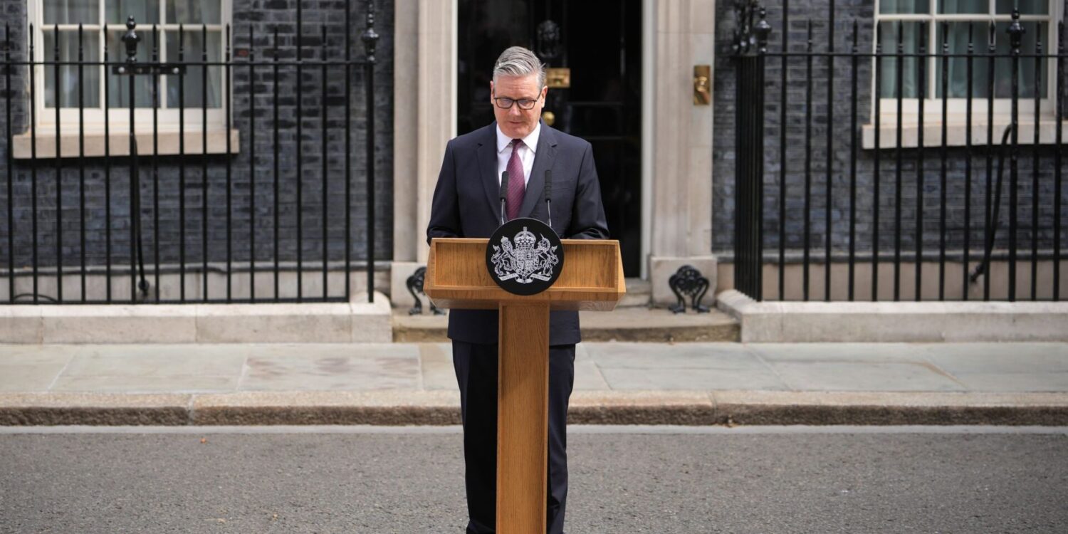 Großbritanniens Premierminister Keir Starmer kündigt seinen Rücktritt an.