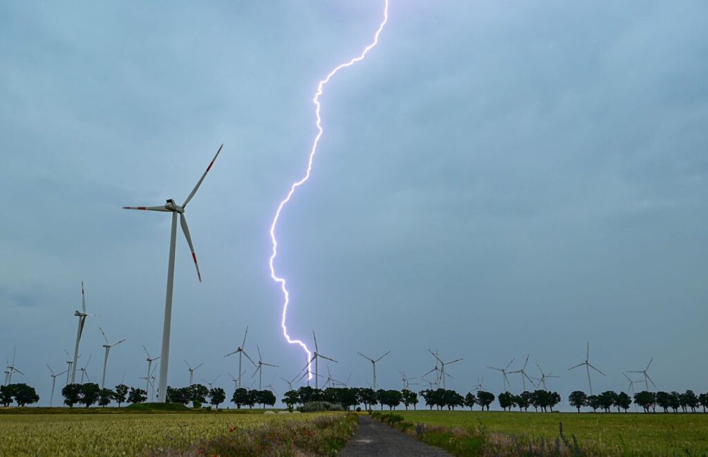 Gewitter, Stürme und Hitze zeigten am Wochenende bereits erste Spuren.