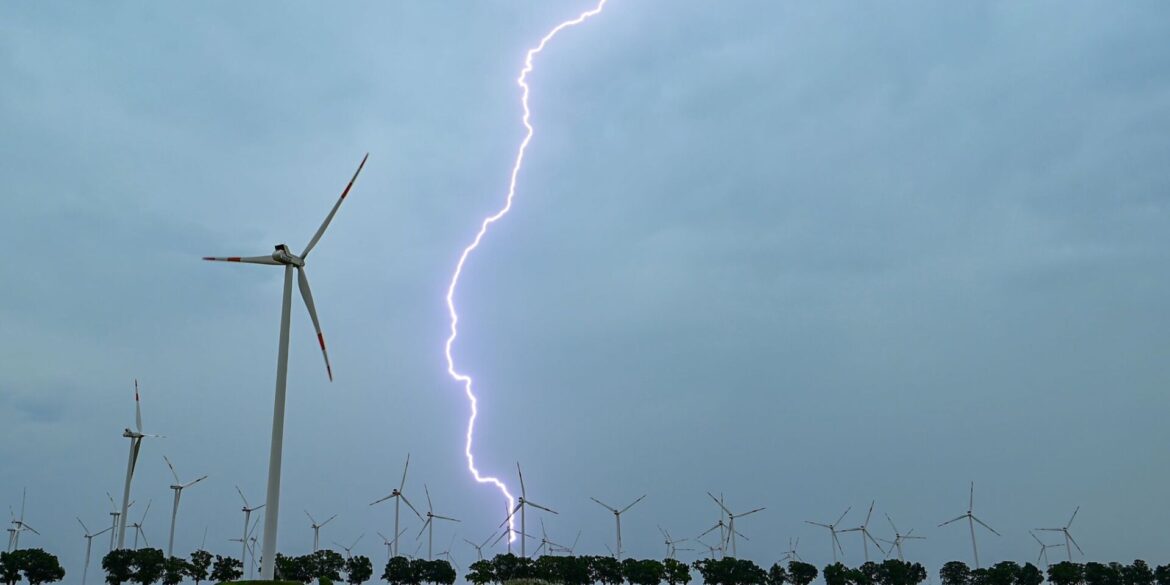 Gewitter, Stürme und Hitze zeigten am Wochenende bereits erste Spuren.