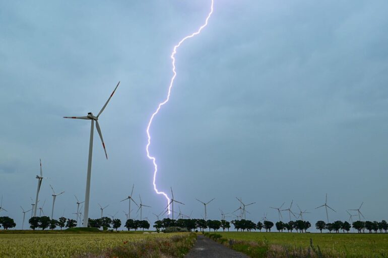 Gewitter, Stürme und Hitze zeigten am Wochenende bereits erste Spuren.
