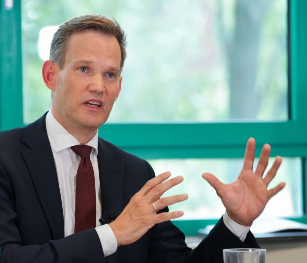 Streeck machte für die vielen jungen Opfer auch Mischkonsum von Medikamenten, Alkohol und anderen Substanzen verantwortlich.
