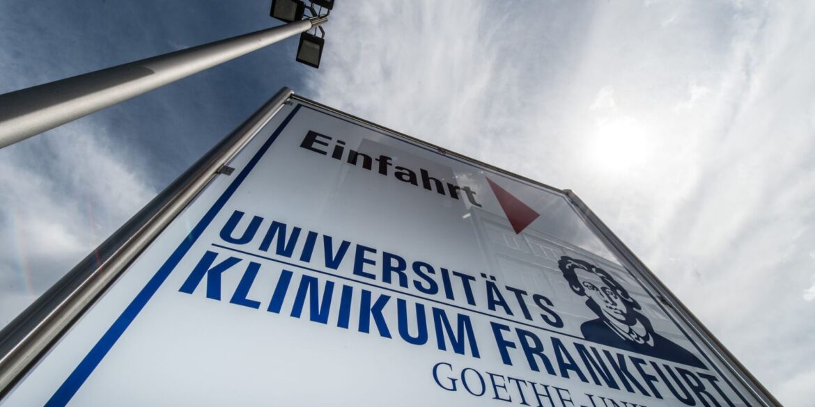 Der mit dem Ebola-Virus infizierte US-Bürger wird in Frankfurt behandelt. (Archivbild)
