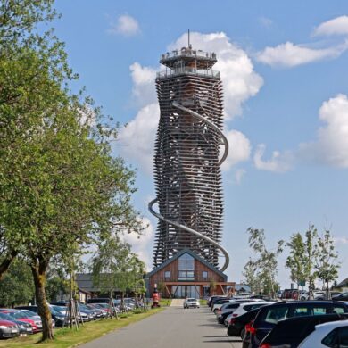 Blick auf den Harzturm am Torfhaus.
