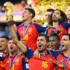 Spanien mit seinem überragenden Kapitän Rodri bejubelt den WM-Titel.