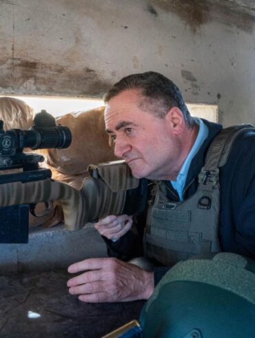 Israels Verteidigungsminister Katz knüpft einen Truppenabzug aus dem Südlibanon an eine vollständige Entwaffnung der libanesischen Hisbollah-Miliz. (Archivbild)