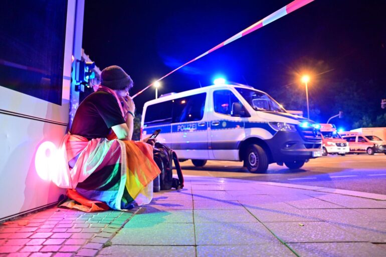 Trauer beim Christopher Street Day in Berlin.