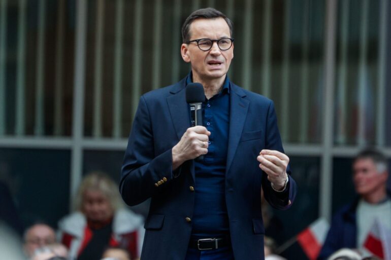 Polens Ex-Regierungschef Mateusz Morawiecki ließ es auf eine Machtprobe mit dem Parteivorsitzenden Jaroslaw Kaczynski ankommen. (Archivbild)