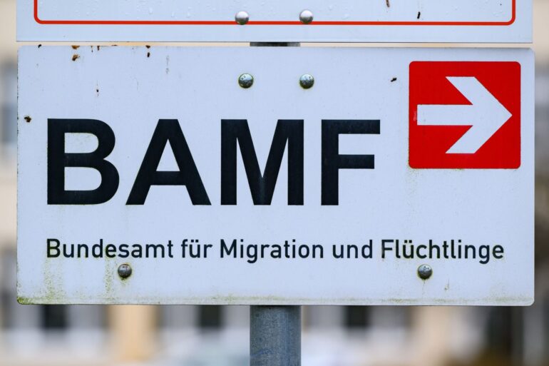 Die Zahl der Asylerstanträge war im ersten Halbjahr dieses Jahres deutlich niedriger als im Vorjahreszeitraum. (Symbolbild)