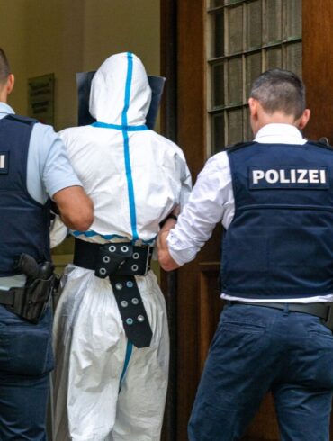 Der mutmaßliche Täter wurde einer Haftrichterin vorgeführt.