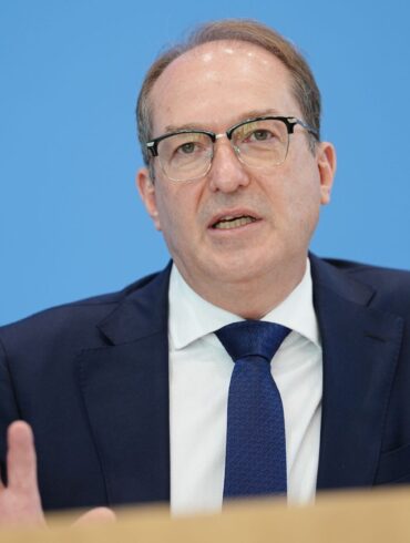 Bundesinnenminister Alexander Dobrindt hatte bereits vor einem Monat bei der Innenministerkonferenz in Hamburg von einer «hohen Bedrohungslage» gesprochen. (Archivbild)