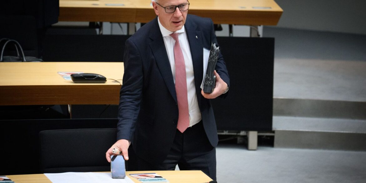 Berlins Regierender Bürgermeister Kai Wegner (CDU) ist unter verstärktem Druck. (Archivbild)
