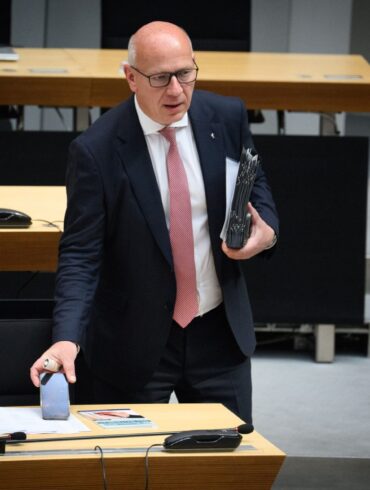 Berlins Regierender Bürgermeister Kai Wegner (CDU) ist unter verstärktem Druck. (Archivbild)