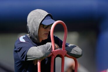WM 2026: Englands Trainer Tuchel beobachtet vor Spiel um Platz drei das Training