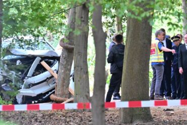 Bundesinnenminister Alexander Dobrindt äußerte sich am Tatort zum Ermittlungsstand.