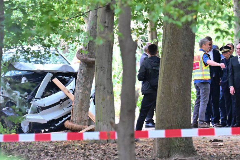 Bundesinnenminister Alexander Dobrindt äußerte sich am Tatort zum Ermittlungsstand.