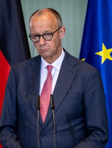 CDU-Chef Merz bindet die Fraktion bei der Spahn-Nachfolge eng ein.