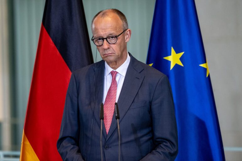 CDU-Chef Merz bindet die Fraktion bei der Spahn-Nachfolge eng ein.