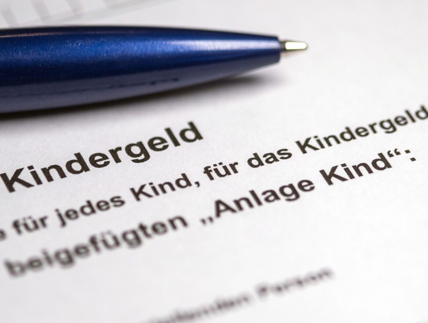 In mehreren Stufen soll das Kindergeld künftig «proaktiv» ausbezahlt werden - ohne Antrag, also ohne Papierkram. (Symbolbild)