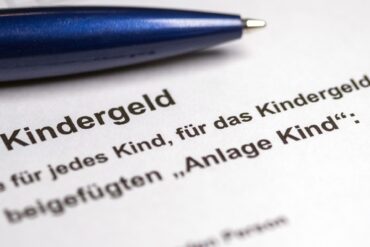 In mehreren Stufen soll das Kindergeld künftig «proaktiv» ausbezahlt werden - ohne Antrag, also ohne Papierkram. (Symbolbild)
