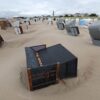 In Schieflage: Stürmisches Wetter an der Ostsee