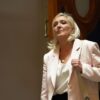 Marine Le Pen, Vorsitzende der Fraktion des Rassemblement National, verlässt nach der Urteilsverkündung in ihrem Berufungsverfahren den Gerichtssaal in der französischen Hauptstadt.