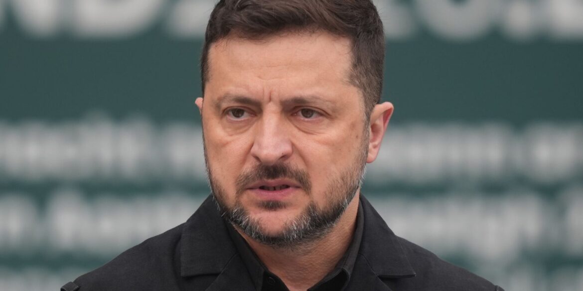 Der ukrainische Präsident Selenskyj fordert weitere Hilfe bei der Flugabwehr gegen die russischen Raketen. (Archivbild)