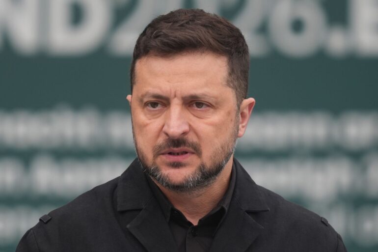 Der ukrainische Präsident Selenskyj fordert weitere Hilfe bei der Flugabwehr gegen die russischen Raketen. (Archivbild)