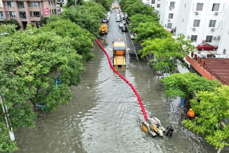 Land unter: Taifun «Bavi" hat im Osten von China für Überschwemmungen gesorgt.