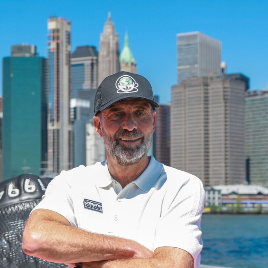Die große Lösung: Jürgen Klopp vor der Skyline von New York. (Archivbild)