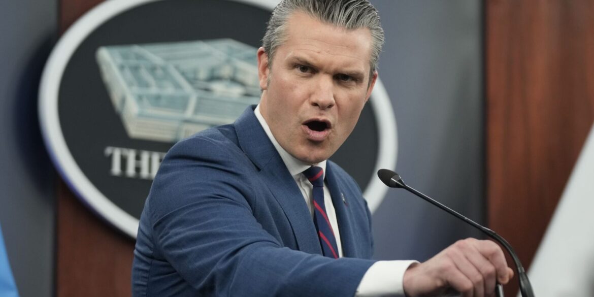 Soldaten ab 30 sollen künftig jährlich auf einen möglichen Testosteronmangel getestet werden - sagt US-Verteidigungsminister Pete Hegseth. (Archivbild)
